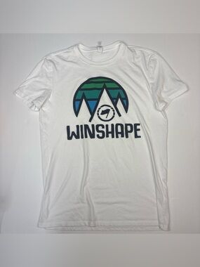 Winshape Camp Adult Medium T-Shirt White Short Sleeve Mountain Flag Logo Flaw